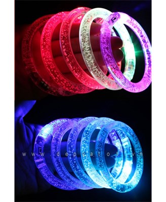 vong deo tay pha le  acrylic led 